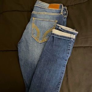 Hollister Mid-Rise Jeans 👖